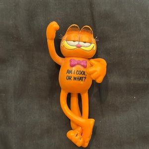 Vintage 1980s bendable Garfield figure